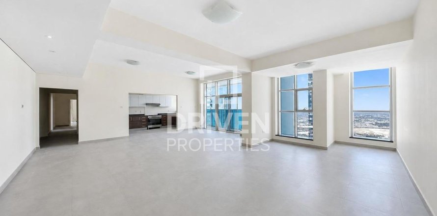 Apartment de 3 dormitorios en Marina Arcade Tower, UAE No. 218069