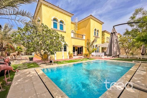 Villa de 3 chambres à Legacy, UAE No. 222758