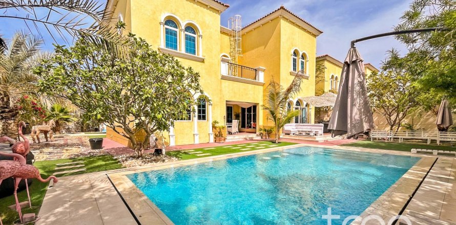 Villa de 3 chambres à Legacy, UAE No. 222758
