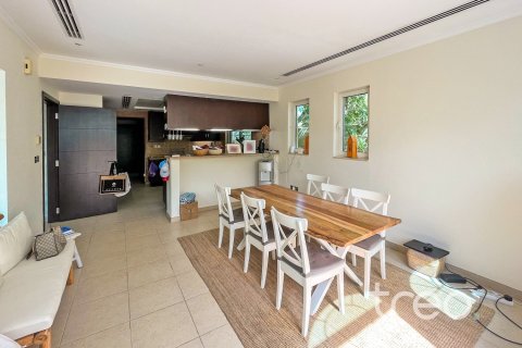 Villa de 3 chambres à Legacy, UAE No. 222758 10