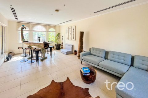 Villa de 3 chambres à Legacy, UAE No. 222758 4