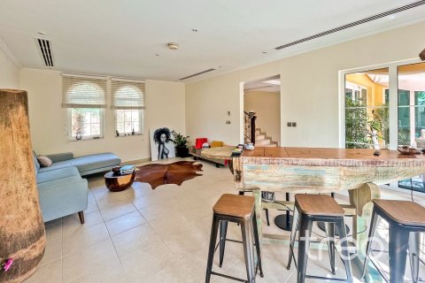 Villa de 3 chambres à Legacy, UAE No. 222758 5