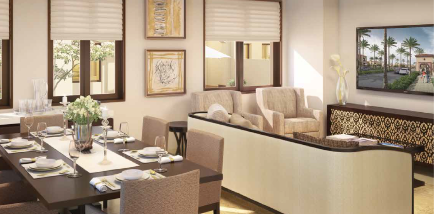 2 bedrooms Villa in Dubai, UAE No. 110958