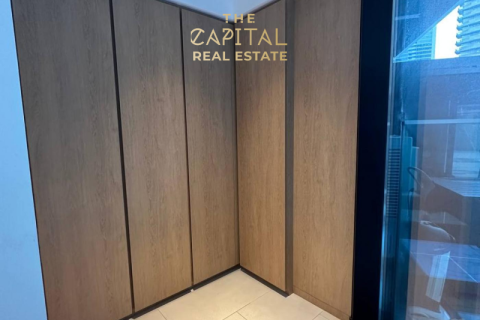 Studio Apartment in Dubai, UAE No. 7652 8