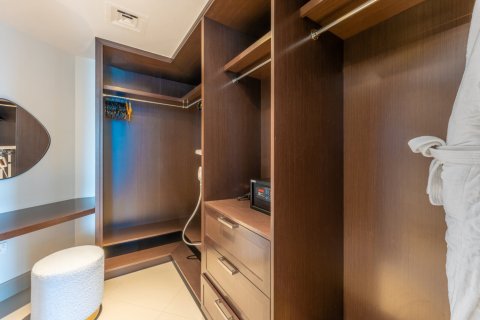 Квартира с 2 спальнями в Даунтаун Дубай (Даунтаун Бурдж Дубай), ОАЭ №183263 15