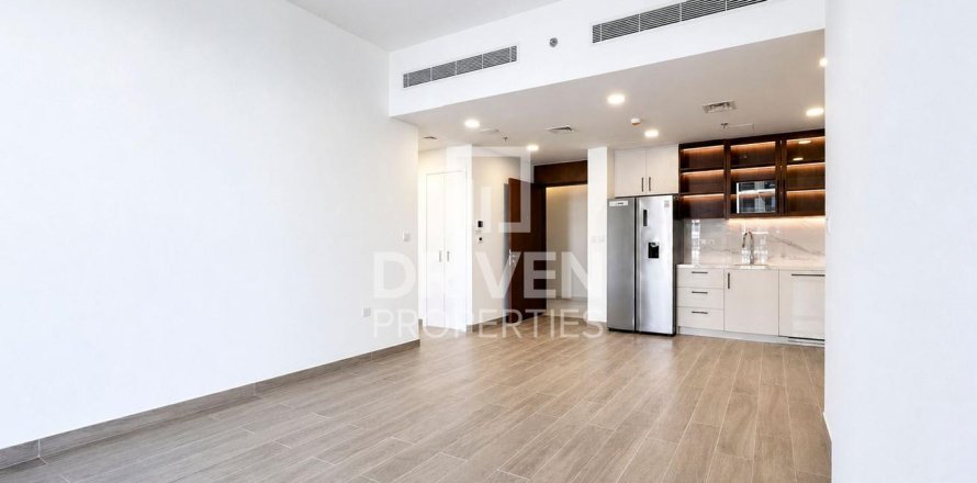 Apartment de 2 dormitorios en Town Square, UAE No. 226013