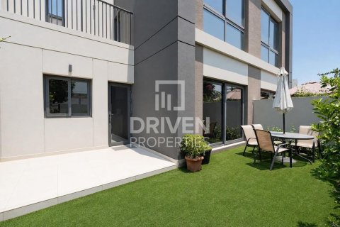 Townhouse de 2 dormitorios en Dubai South (Dubai World Central), UAE No. 214853