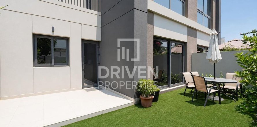 Townhouse de 2 dormitorios en Dubai South (Dubai World Central), UAE No. 214853