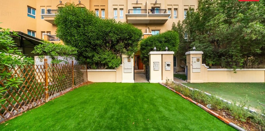 Villa de 4 chambres à Dubai, UAE No. 226723