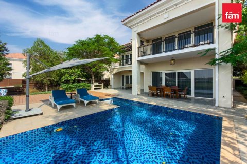 5 bedrooms Villa in Dubai, UAE No. 167127 5