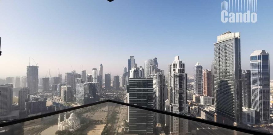 Квартира с 2 спальнями в Burj Crown, ОАЭ №86985