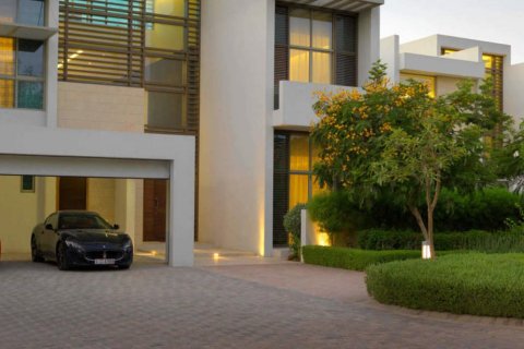 Villa de 4 dormitorios en Jumeirah Village Circle, UAE No. 110912 6