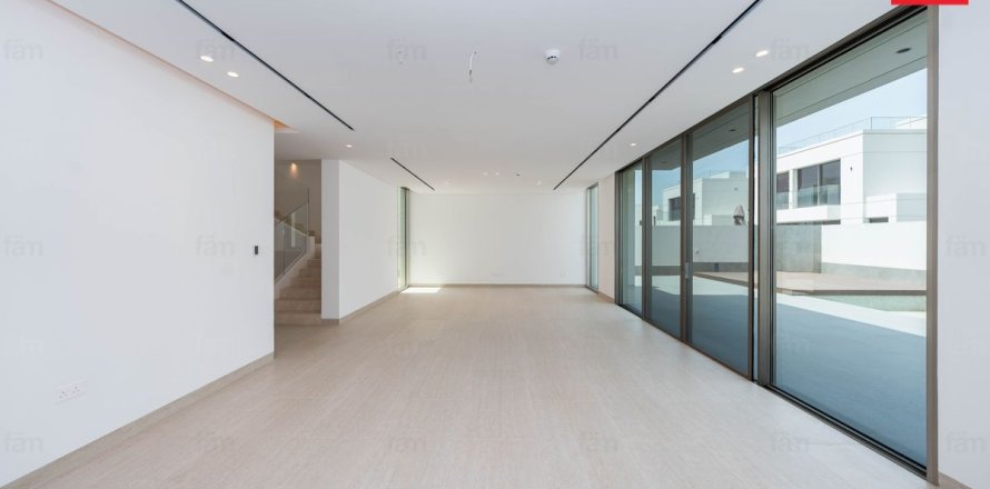 5 bedrooms Villa in Jumeirah Park, UAE No. 154884