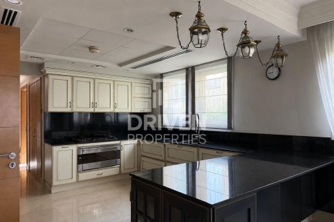 Villa de 3 dormitorios en Jumeirah Park, UAE No. 221511 14