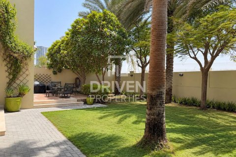 Villa de 3 dormitorios en Jumeirah Park, UAE No. 221511 21