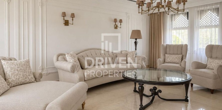 Villa de 3 dormitorios en Jumeirah Park, UAE No. 221511