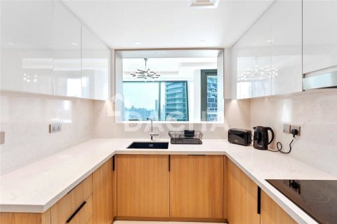Apartment de 3 dormitorios en Burj Vista, UAE No. 162055 4