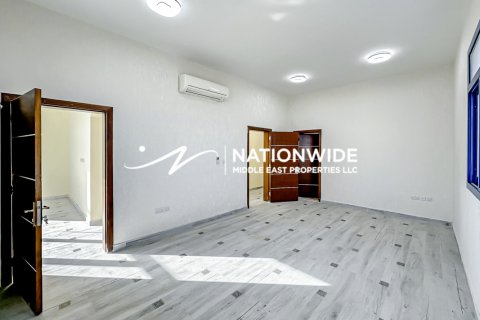 5 bedrooms Villa in Abu Dhabi, UAE No. 134409 12