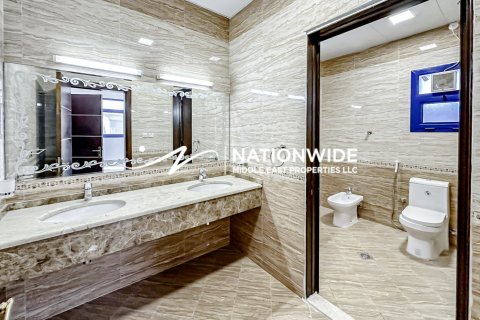 5 bedrooms Villa in Abu Dhabi, UAE No. 134409 15