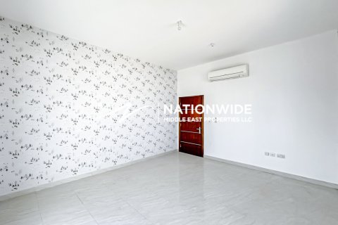 5 bedrooms Villa in Abu Dhabi, UAE No. 134409 14