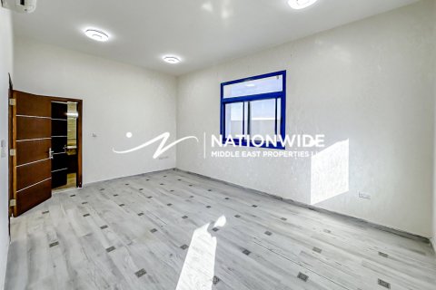 5 bedrooms Villa in Abu Dhabi, UAE No. 134409 8