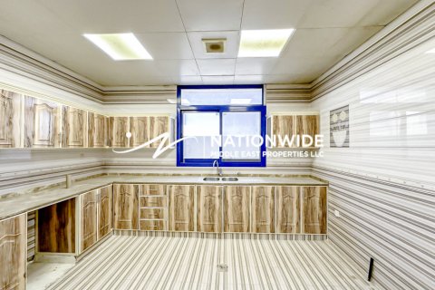 5 bedrooms Villa in Abu Dhabi, UAE No. 134409 6
