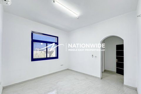 5 bedrooms Villa in Abu Dhabi, UAE No. 134409 9