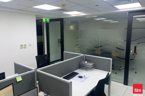 106.1m² Office in Dubai, UAE No. 216405 3