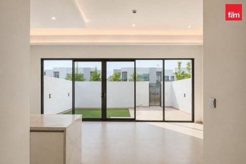 4 bedrooms Townhouse in Dubai, UAE No. 203175 8