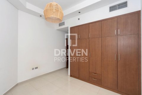Apartment de 2 dormitorios en Umm Al Sheif, UAE No. 202555 6