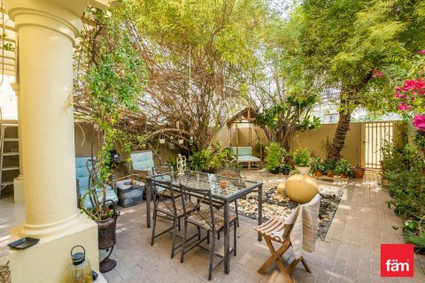 Villa de 2 dormitorios en Dubai, UAE No. 135912 4