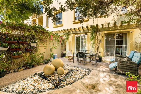 Villa de 2 dormitorios en Dubai, UAE No. 135912 3