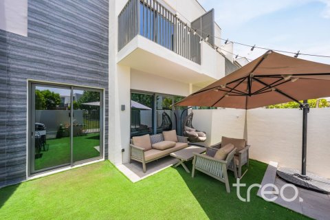 3 bedrooms Townhouse in Sun, UAE No. 220702