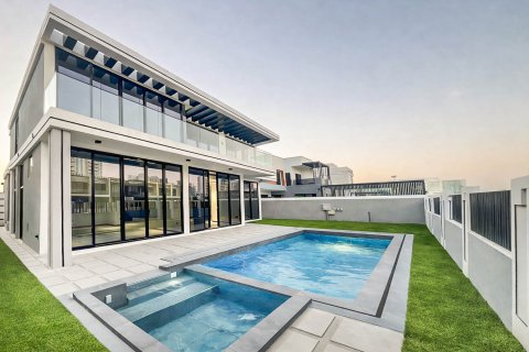 Villa de 5 dormitorios en Al Furjan, UAE No. 197519