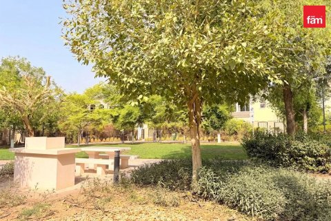 Townhouse de 2 dormitorios en Dubai, UAE No. 205030 11