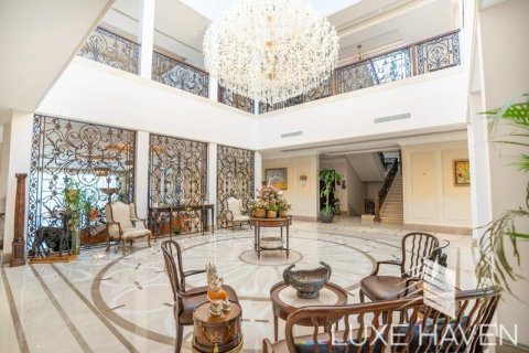 8 غرفة نوم  فيلا في Emirates Hills, الإمارات العربية المتحدة رقم 13114 9