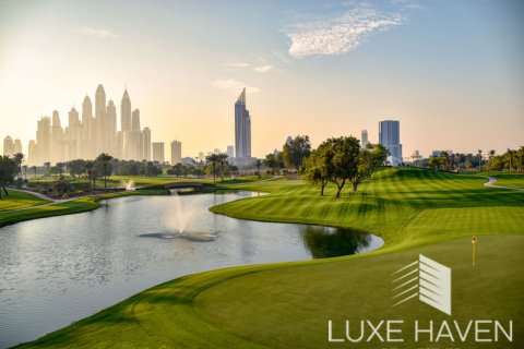 8 غرفة نوم  فيلا في Emirates Hills, الإمارات العربية المتحدة رقم 13114 16