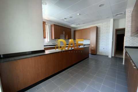 Вилла с 6 спальнями в Марина, ОАЭ №3740 15