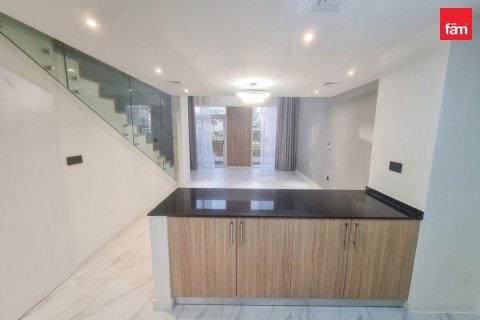 2 bedrooms Townhouse in Dubai, UAE No. 213191 4