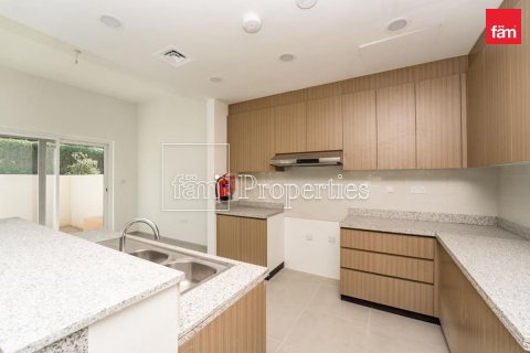 2 bedrooms Townhouse in Dubai, UAE No. 219011 3