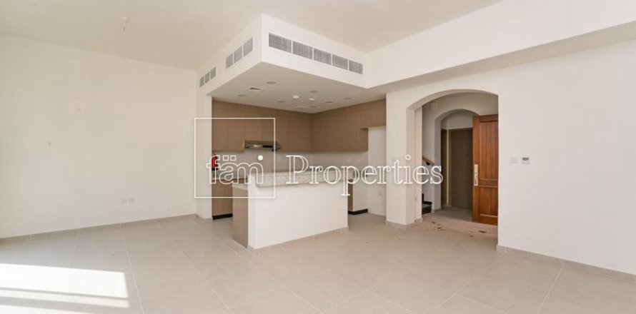 2 bedrooms Townhouse in Dubai, UAE No. 219011