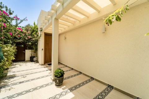 4 bedrooms Villa in Dubai, UAE No. 217180 18