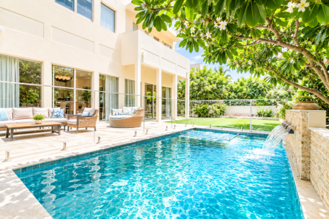 4 bedrooms Villa in Dubai, UAE No. 217180