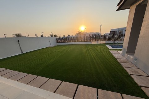 Villa de 5 dormitorios en Jebel Ali, UAE No. 215390 9