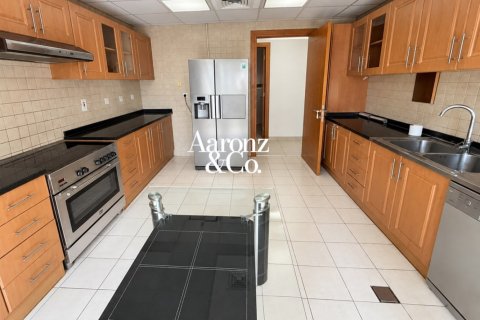 Apartment de 2 dormitorios en Jumeirah Lake Towers, UAE No. 222043 7