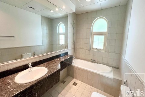 Villa de 4 chambres à Jumeirah Islands, UAE No. 203758 11