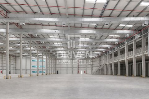 3065.8m² Warehouse in Dubai Investment Park, UAE No. 226397