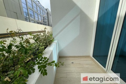1 bedroom Apartment in Studio One, UAE No. 42178 8