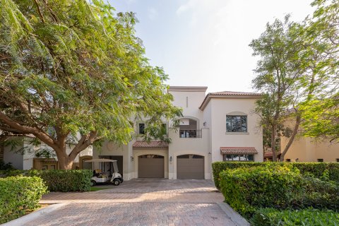 Villa de 5 dormitorios en Jumeirah Golf Estates, UAE No. 197330