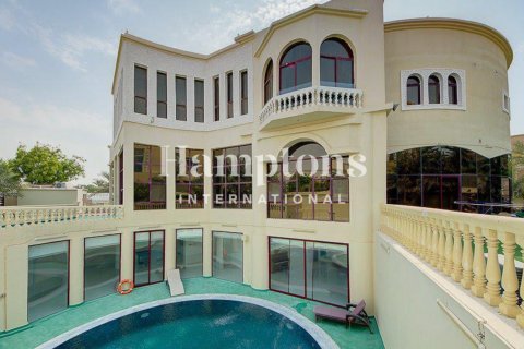 7 bedrooms Villa in Emirates Hills, UAE No. 219733